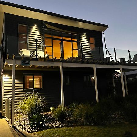 Oceans 8 - Mangawhai Heads Holiday Home Exteriör bild