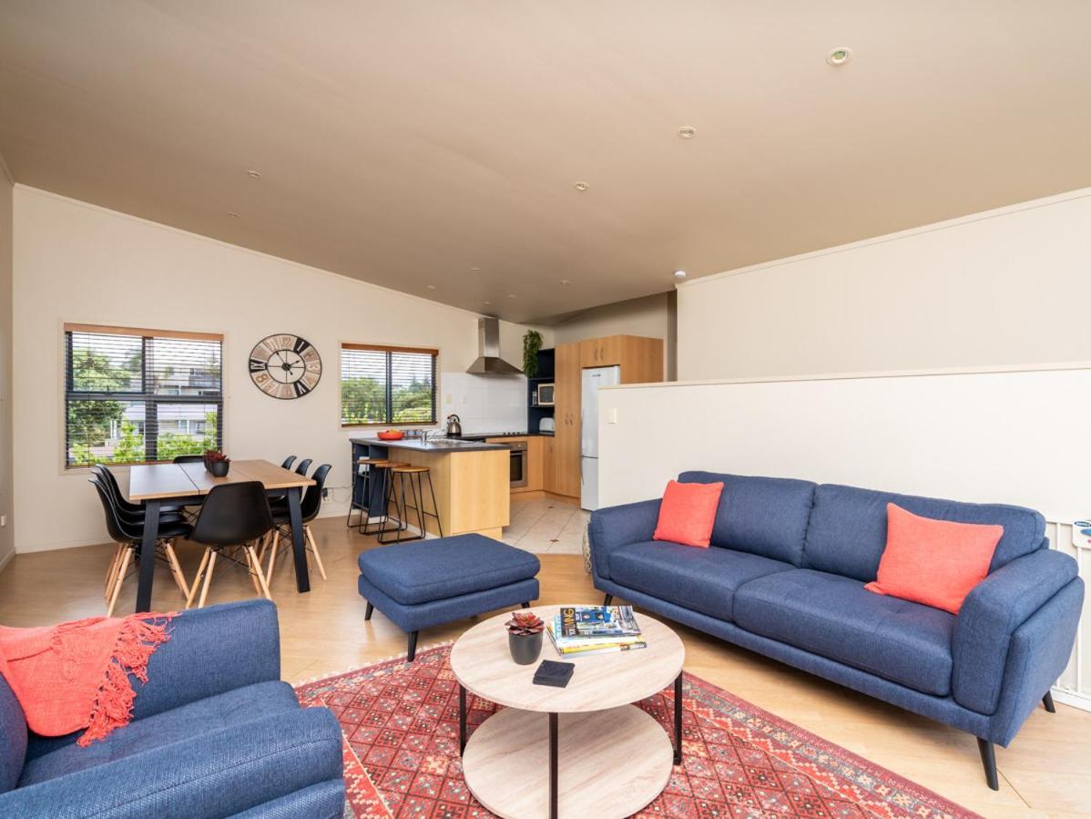 Oceans 8 - Mangawhai Heads Holiday Home Exteriör bild