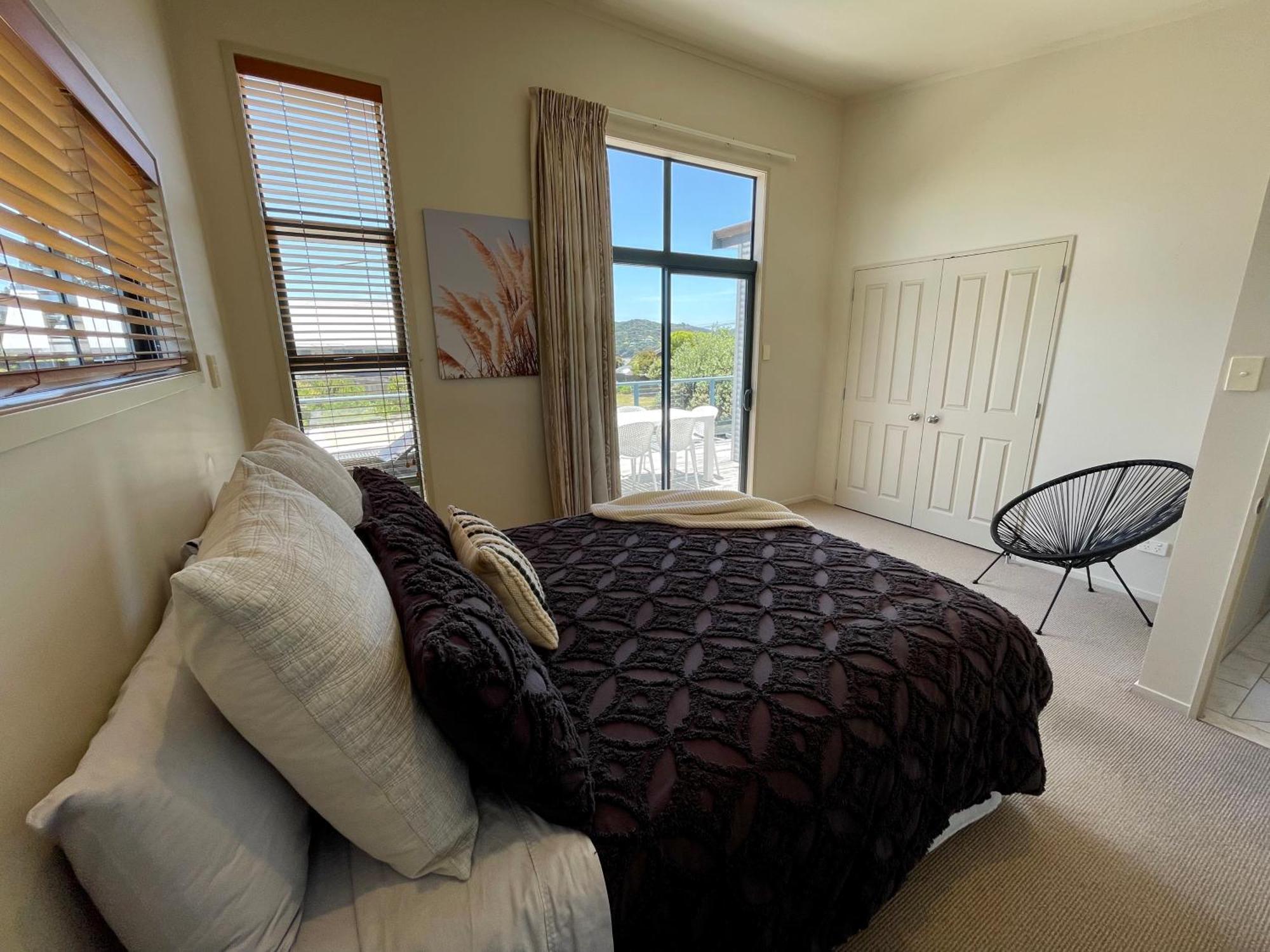 Oceans 8 - Mangawhai Heads Holiday Home Exteriör bild