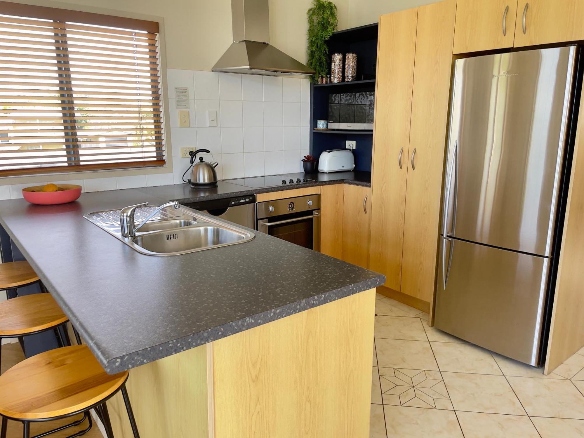 Oceans 8 - Mangawhai Heads Holiday Home Exteriör bild